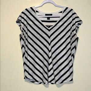 Women’s WHITE HOUSE BLACK MARKET classic   Striped top size Medium